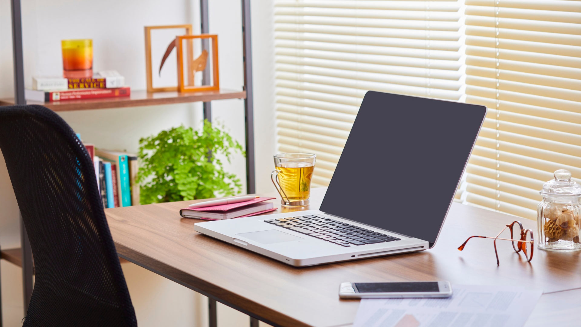 Business setup in Dubai free zone starting at just AED 6000